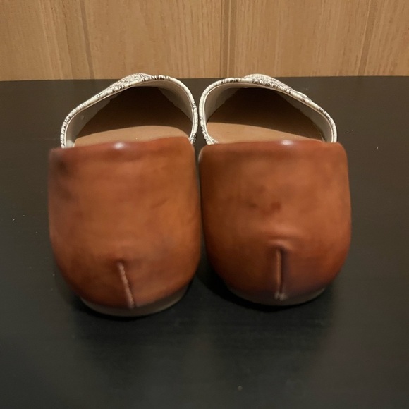 DV by Dolce Vita Snakeskin Flats - Picture 5 of 10